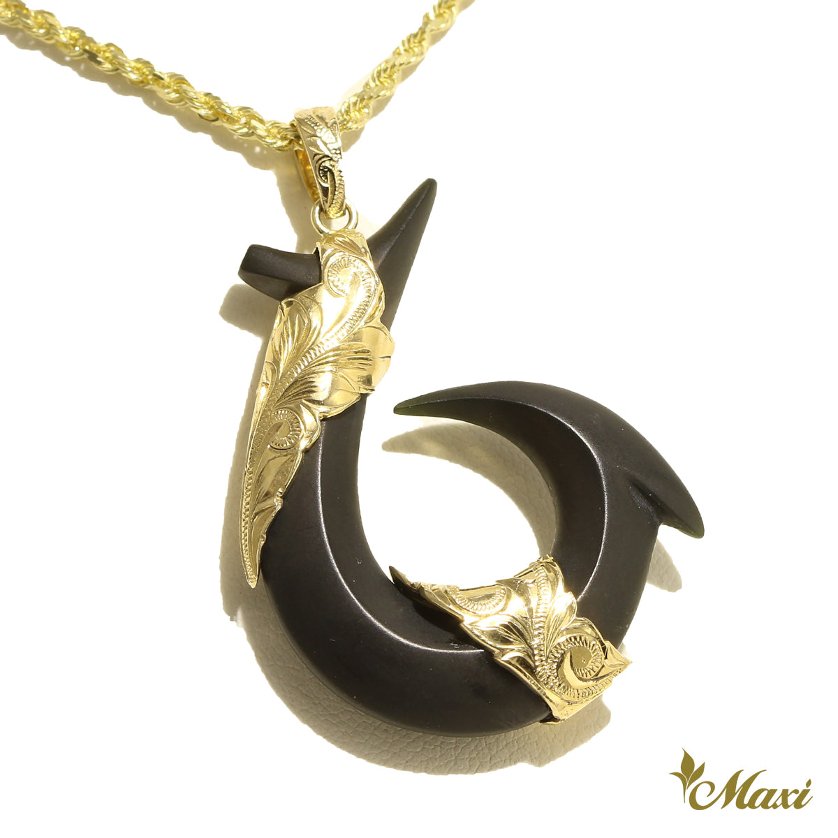 14K Gold] Black Jade Hawaiian Fishhook-Medium (P01315) – Maxi Hawaiian  Jewelry マキシ ハワイアンジュエリー ハワイ本店